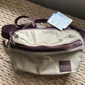 Lululemon 2.5 All Day Essentials Belt Bag
